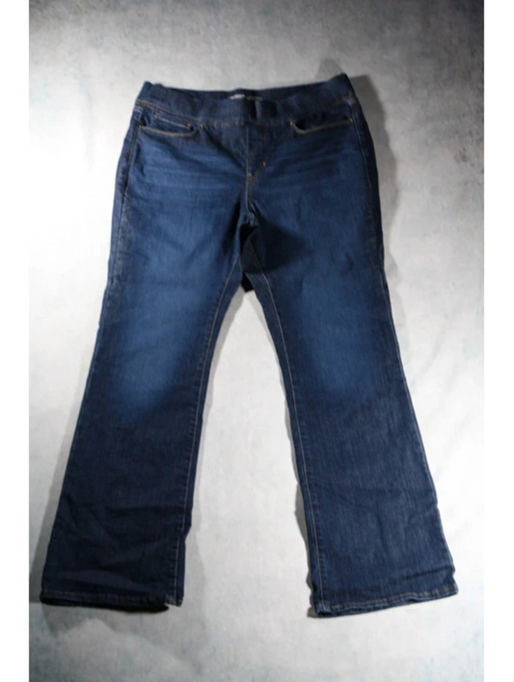 Levi’s Signature Gold Totally Shaping Pull-On Bootcut Jeans